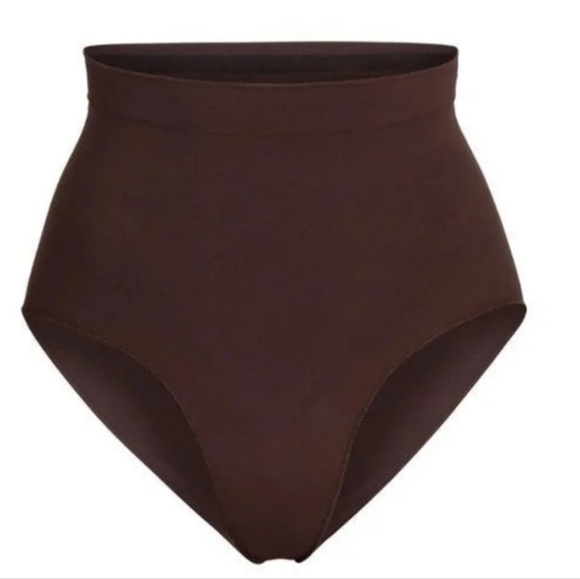 SKIMS Sculting midrise shapewear in Coco size 4XL runs very small - Picture 3 of 6